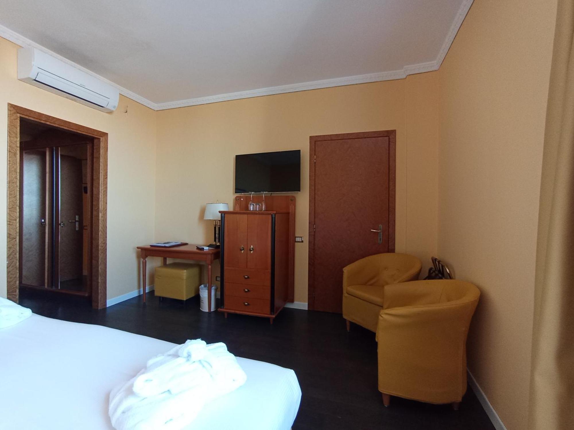 Greif Hotel Maria Theresia Trieszt Kültér fotó